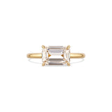Solitärring Baguette East-West · 2,00 ct Emerald-Cut Labordiamant · 14k Gelbgold